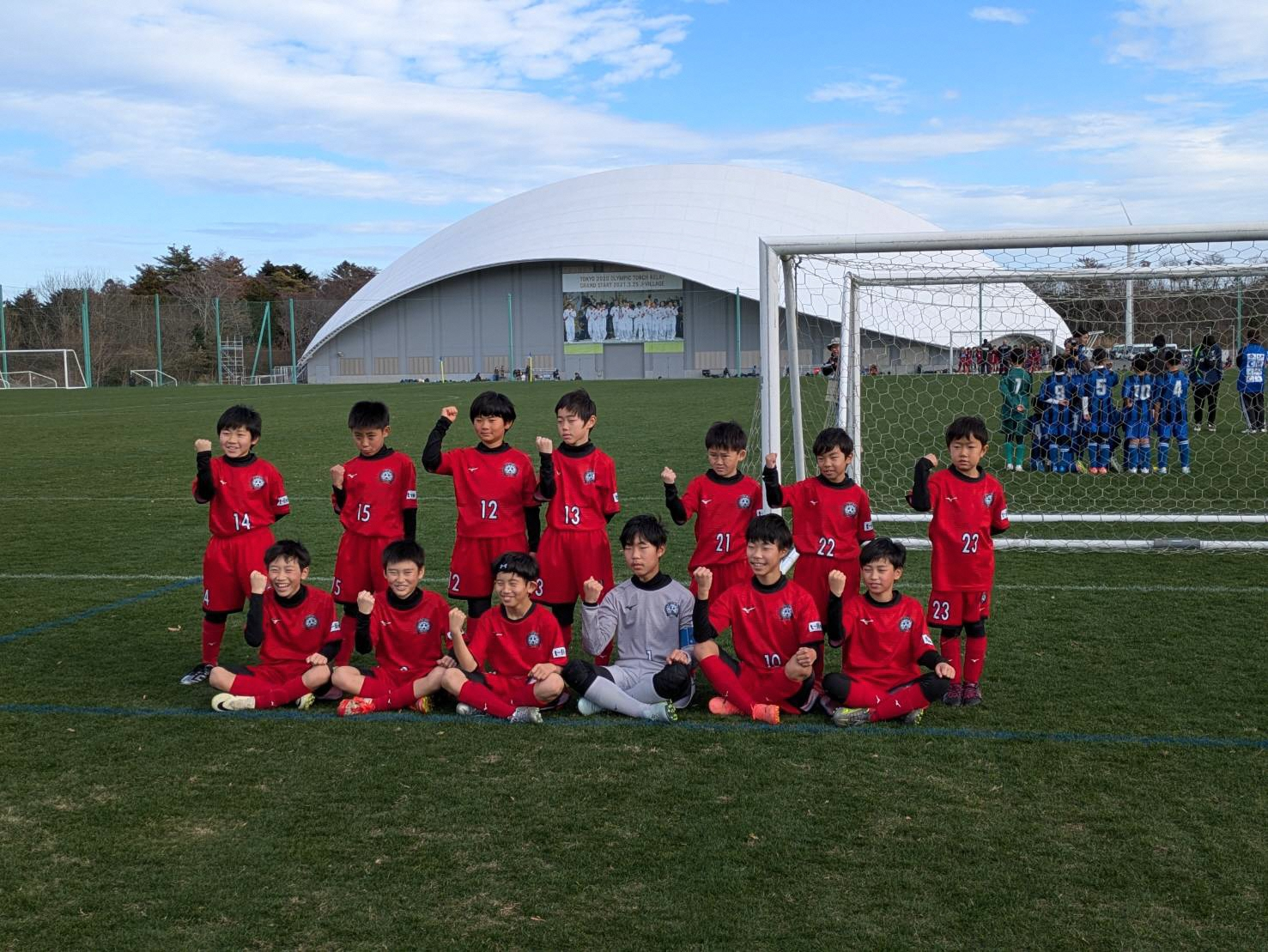 JヴィレッジU-12県交流大会集合写真(ドーム前）