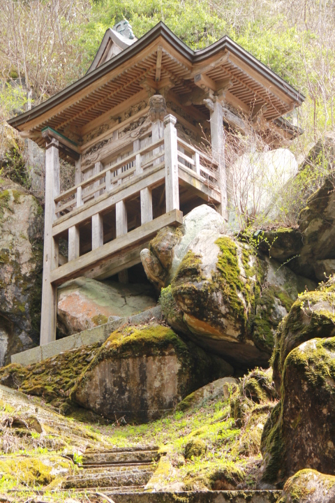 特（生涯学習課）文化財連載_磯前神社社殿.JPG