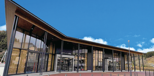 コ・ラッシェ都路外観